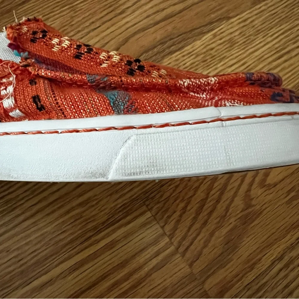 Orange Sanuk‎ slip on canvas shoes size 6
